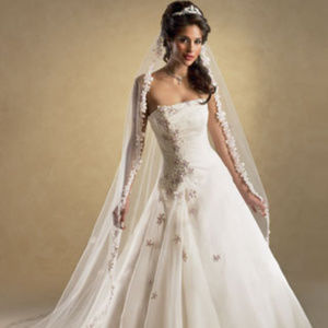 Maggie Sottero "Chanel" Wedding Dress - Size 14